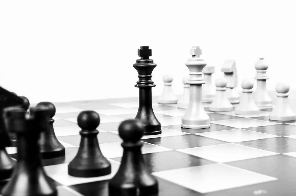 How to Checkmate with King and Queen: A Simple Method for Beginners
